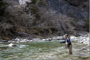 つり人社：つり人オンラインに『テンカラ釣り歴 60 年レジェンド天野勝利が語る！水面をもがく 「逆さ毛バリ」』が公開されました